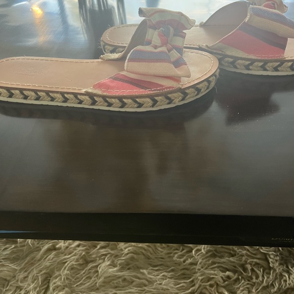 Kate Spade Striped Bow Slip-On Sandals. Worn once - Picture 3 of 5